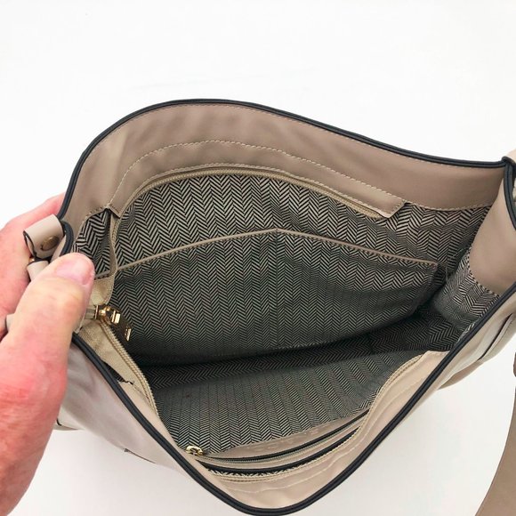 Jen and Co. Pippa Gray Vegan Leather Stitch Accented Crossbody Bag - Picture 5 of 9